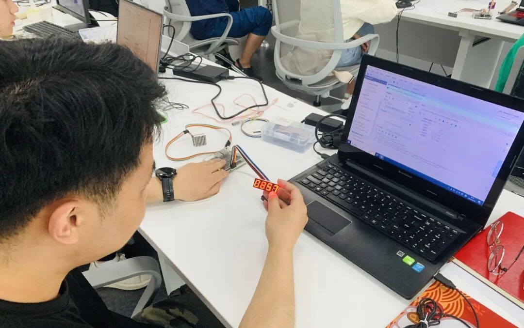 FPGA是什么 现场可编程门阵列 FPGA优势 AI领域应用_FPGA技术