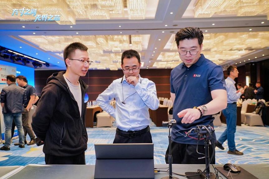 易灵思16nm钛金系列FPGA_FPGA技术_Quantum架构低功耗FPGA解决方案