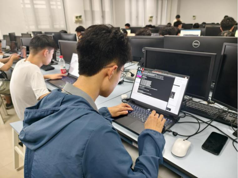 广西大学芯火燎原集成电路暑期班_集成电路产业人才需求实训_FPGA培训