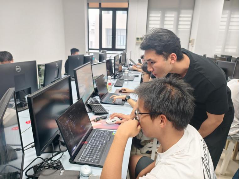 FPGA培训_广西大学芯火燎原集成电路暑期班_集成电路产业人才需求实训
